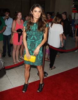 Nikki Reed feet photo thumbnail