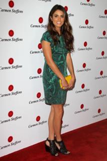 Nikki Reed feet photo thumbnail