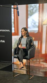 Megan Olivi feet photo thumbnail