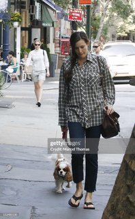 Liv Tyler feet photo thumbnail