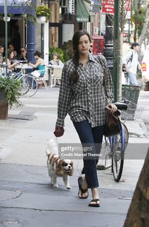 Liv Tyler feet photo thumbnail
