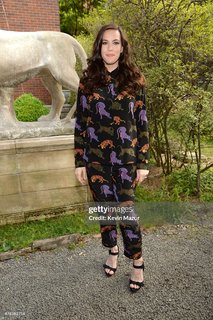 Liv Tyler feet photo thumbnail