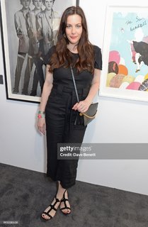 Liv Tyler feet photo thumbnail