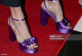 Liv Tyler feet photo thumbnail