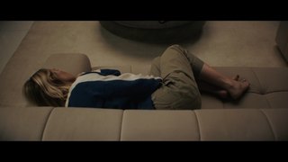 Emily Blunt feet photo thumbnail