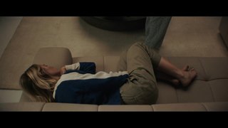 Emily Blunt feet photo thumbnail