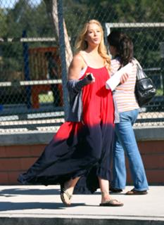 Christina Applegate feet photo thumbnail