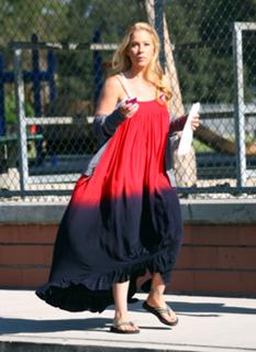 Christina Applegate feet photo thumbnail