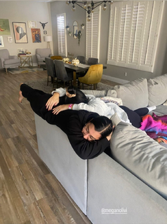 Megan Olivi feet photo thumbnail