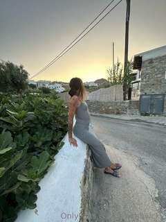 Victoria Waldrip feet photo thumbnail