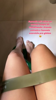 Isa Pes feet photo thumbnail