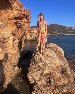 Carolina Dieckmann feet photo thumbnail