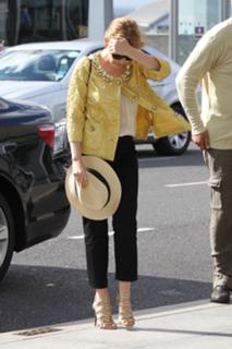 Kylie Minogue feet photo thumbnail
