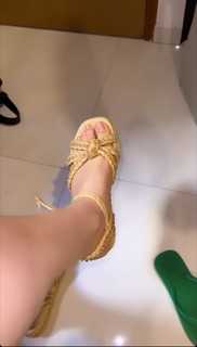 Isa Pes feet photo thumbnail