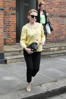 Kylie Minogue feet photo thumbnail