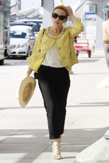 Kylie Minogue feet photo thumbnail