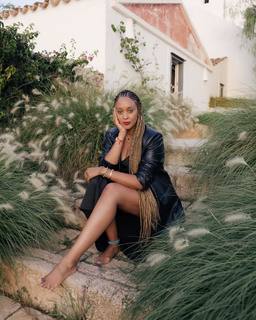 Tia Mowry feet photo thumbnail