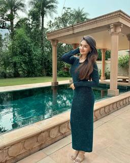 Anushka Sen feet photo thumbnail