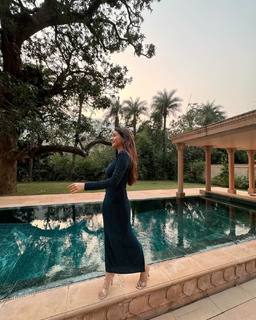 Anushka Sen feet photo thumbnail