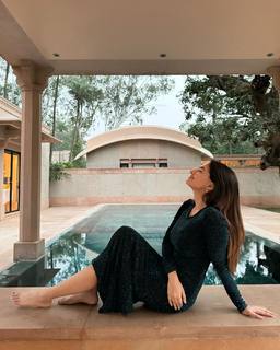 Anushka Sen feet photo thumbnail