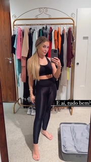 Carla Diaz feet photo thumbnail