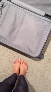 Carla Diaz feet photo thumbnail