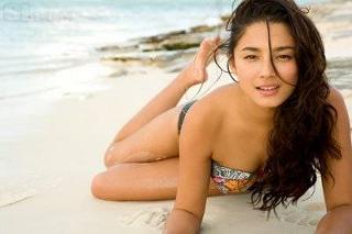 Jessica Gomes feet photo thumbnail