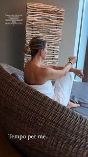 Federica Fontana feet photo thumbnail