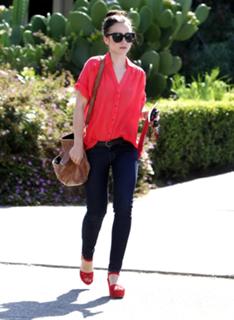 Lily Collins feet photo thumbnail