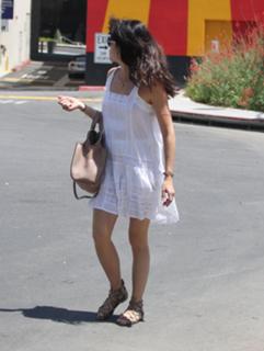 Selma Blair feet photo thumbnail