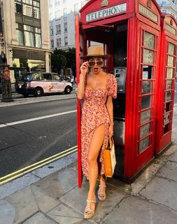 Nicole Scherzinger feet photo thumbnail