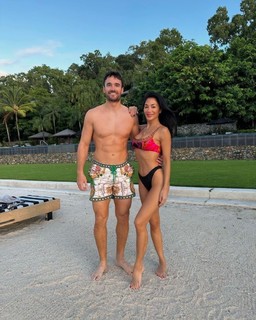 Nicole Scherzinger feet photo thumbnail