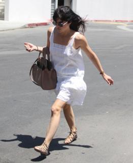 Selma Blair feet photo thumbnail