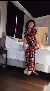 Shenae Grimes-Beech feet photo thumbnail