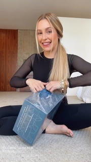 Carla Diaz feet photo thumbnail
