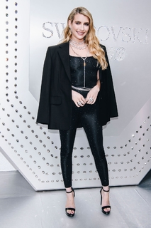 Emma Roberts feet photo thumbnail