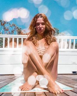 Poppy Montgomery feet photo 2