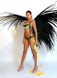Adriana Lima feet photo thumbnail