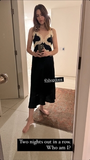 Mandy Moore feet photo thumbnail