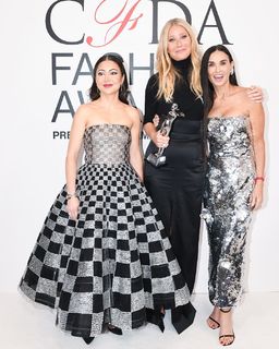 Demi Moore feet photo thumbnail