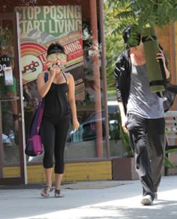 Vanessa Hudgens feet photo thumbnail
