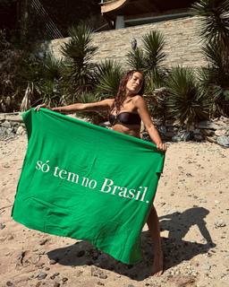 Anitta feet photo thumbnail