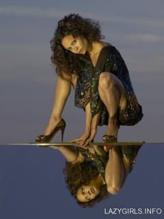 Thandiwe Newton feet photo thumbnail