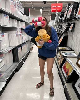 Kira Kosarin feet photo thumbnail