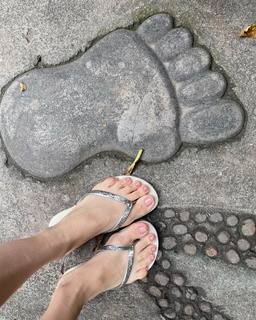 Franciely Freduzeski feet photo thumbnail