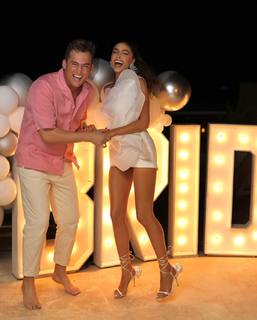 Olivia Culpo feet photo thumbnail