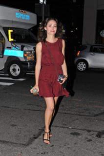 Emmy Rossum feet photo thumbnail