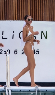 Olivia Culpo feet photo thumbnail