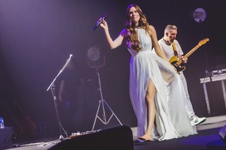 Joss Stone feet photo thumbnail
