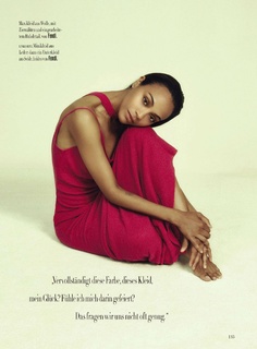 Zoe Saldana feet photo thumbnail